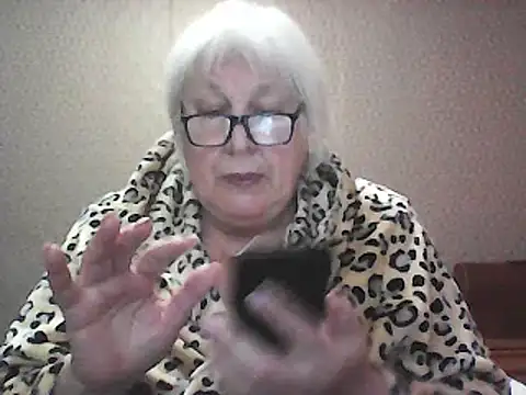 Alexia64231 online show from 10-06-25, 04:59