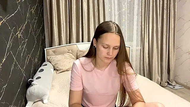 Snapshot of SoSweetGirl chatting on 10-20-25, 12:05 SoSweetGirl online show from 10-20-25, 12:05