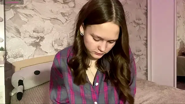 SoSweetGirl online show from 04-13-26, 09:20