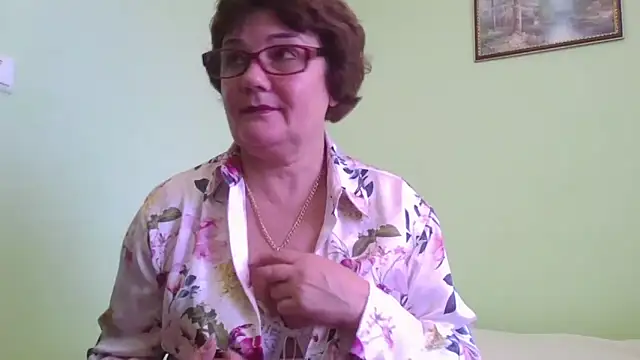 Snapshot of Galina56301 chatting on 10-25-25, 12:34 Galina56301 online show from 10-25-25, 12:34