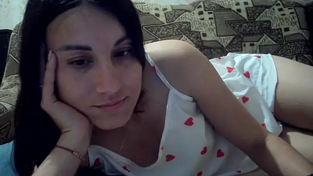 Snapshot of kiss_lovely_ chatting on 05-19-26, 08:48 kiss lovely online show from 05-19-26, 08:48
