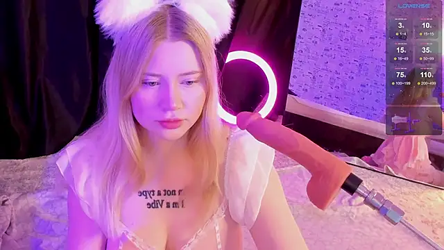 Lillie Berry online show from 11-26-25, 04:24