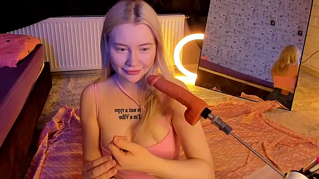 Lillie Berry online show from 02-26-26, 05:06