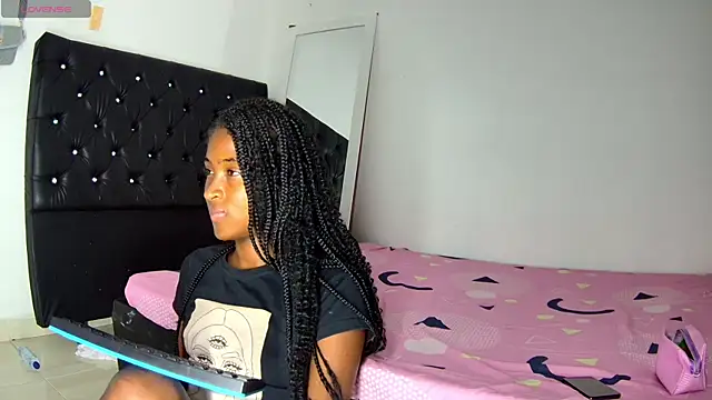 Snapshot of shantall_ebony1 chatting on 11-08-25, 09:20 shantall ebony1 online show from 11-08-25, 09:20