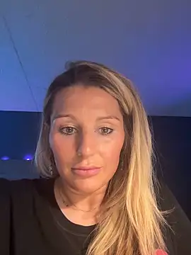 BaddieBossXX2 online show from 11-26-25, 01:28