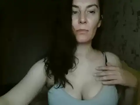 Snapshot of KatalinaQE chatting on 09-10-25, 04:45 KatalinaQE online show from 09-10-25, 04:45