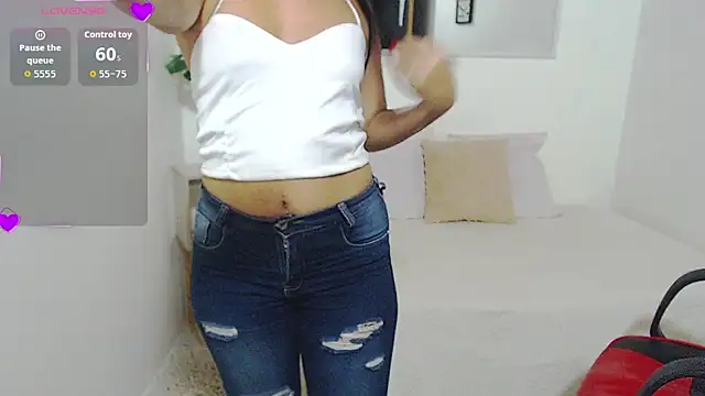 SamantaSweett  online show from 03-12-26, 11:44