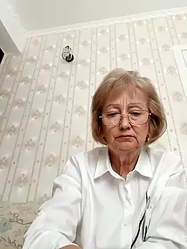 AlikaSwan5821 online show from 09-24-25, 12:52