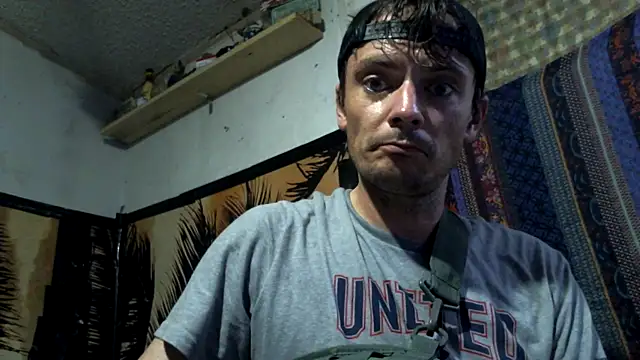 Snapshot of RichardW chatting on 10-18-25, 07:20 RichardW online show from 10-18-25, 07:20