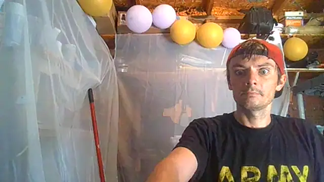 Snapshot of RichardW chatting on 06-20-26, 11:07 RichardW online show from 06-20-26, 11:07