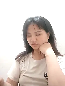 Snapshot of Heulwen-22 chatting on 09-27-25, 03:06 Heulwen-22 online show from 09-27-25, 03:06