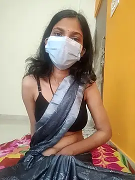 Shivani2002 online show from 12-18-25, 01:33