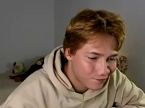 ConnieVarela online show from 12-15-25, 02:16