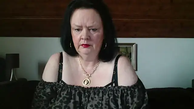 TiffanyMature online show from 10-08-25, 07:06