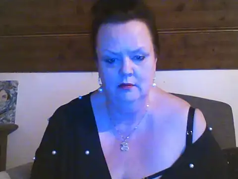 TiffanyMature online show from 04-20-26, 08:21
