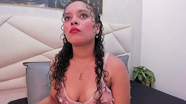 ValeriaJulio  online show from 01-17-26, 03:39