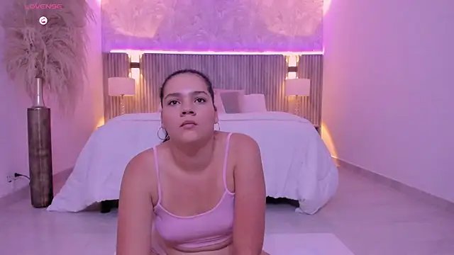 karlie small online show from 04-06-26, 07:37