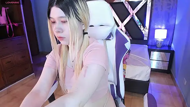 Melody Lolii online show from 10-10-25, 11:09