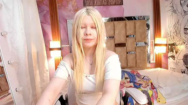 Melody Lolii online show from 10-20-25, 05:57