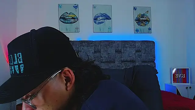 dirty model online show from 10-11-25, 05:28