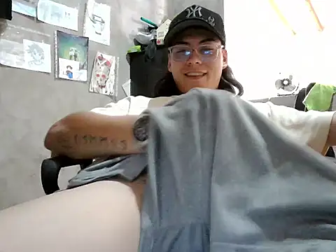 Snapshot of dirty_model chatting on 05-24-26, 04:34 dirty model online show from 05-24-26, 04:34