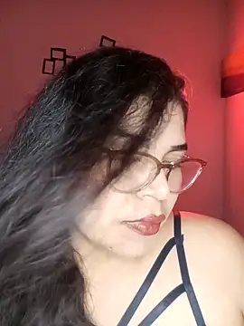 Snapshot of Diamily chatting on 10-22-25, 04:02 Diamily online show from 10-22-25, 04:02