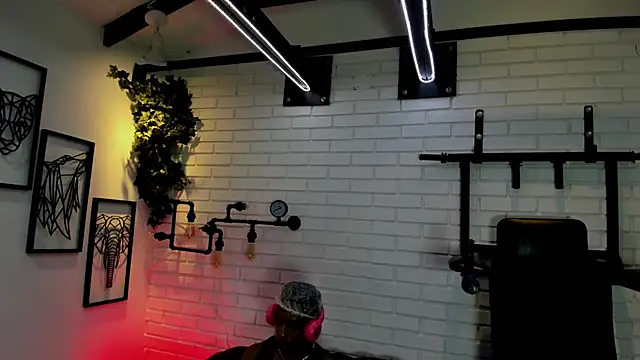 ItaloMoore online show from 10-20-25, 11:21