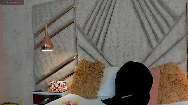 OliviaGarciaa online show from 09-18-25, 03:08