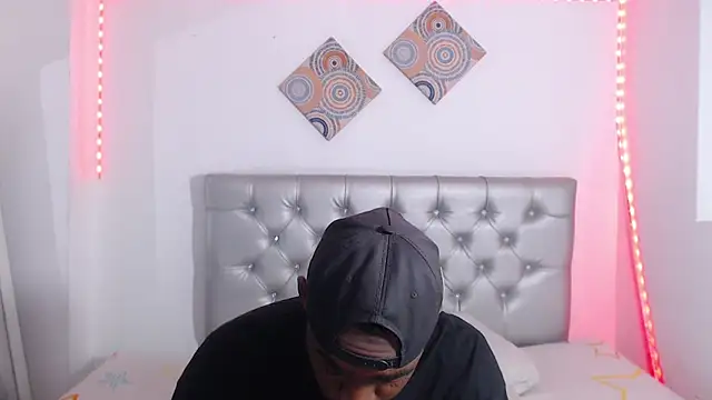 eebony stallion online show from 12-18-25, 07:53