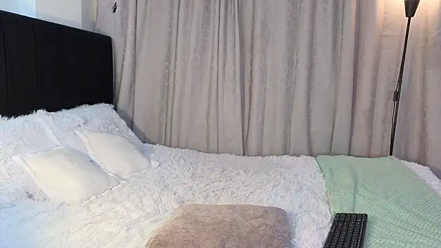 LunaVelvet777 online show from 02-19-26, 03:41