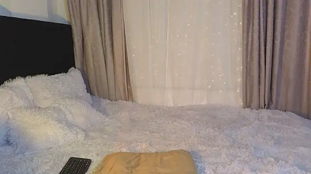 LunaVelvet777 online show from 03-06-26, 06:48