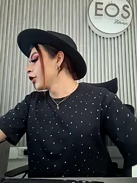 Lilith Zamara online show from 10-30-25, 09:04