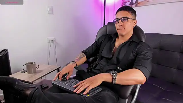 Dash Bukoski online show from 12-21-25, 02:24