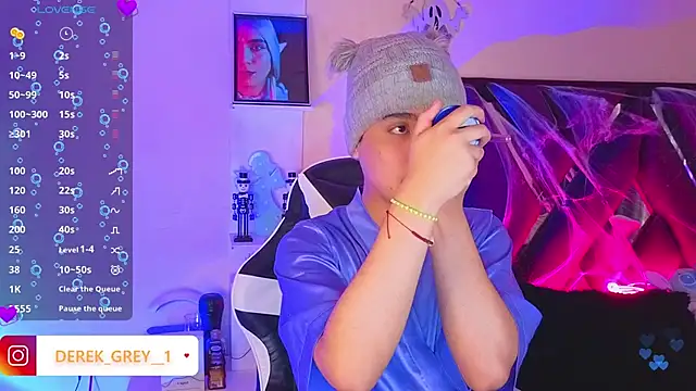 derek greyy  online show from 10-27-25, 06:23