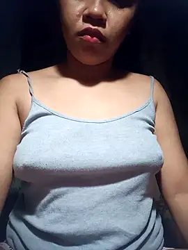 Snapshot of hotmomma8 chatting on 10-18-25, 06:19 hotmomma8 online show from 10-18-25, 06:19