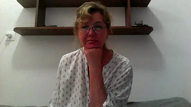 IrynaMolbertx online show from 09-29-25, 08:35