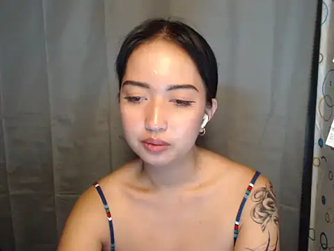Snapshot of Soft_Angel8 chatting on 04-24-26, 05:15 Soft Angel8 online show from 04-24-26, 05:15