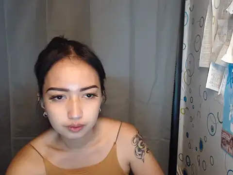 Snapshot of Soft_Angel8 chatting on 05-07-26, 04:51 Soft Angel8 online show from 05-07-26, 04:51