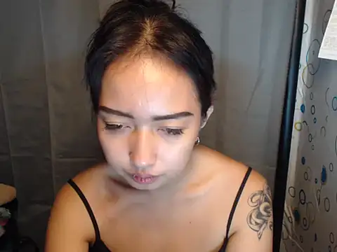 Snapshot of Soft_Angel8 chatting on 05-10-26, 01:00 Soft Angel8 online show from 05-10-26, 01:00