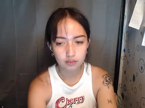 Snapshot of Soft_Angel8 chatting on 05-15-26, 02:02 Soft Angel8 online show from 05-15-26, 02:02