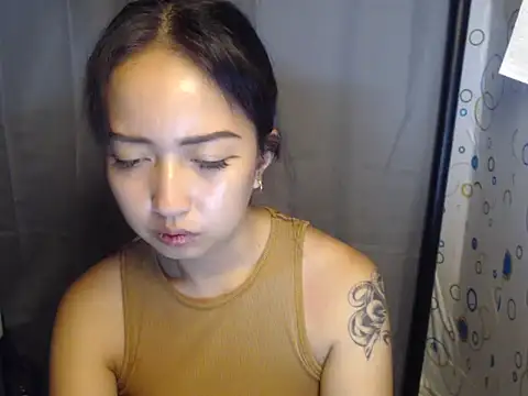 Snapshot of Soft_Angel8 chatting on 05-17-26, 06:26 Soft Angel8 online show from 05-17-26, 06:26