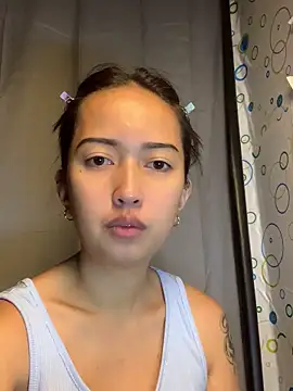 Snapshot of Soft_Angel8 chatting on 05-31-26, 04:31 Soft Angel8 online show from 05-31-26, 04:31