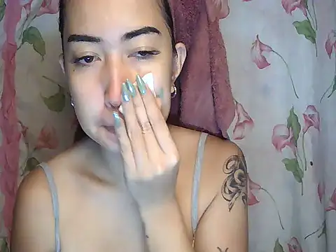 Snapshot of Soft_Angel8 chatting on 06-27-26, 04:28 Soft Angel8 online show from 06-27-26, 04:28