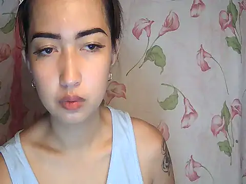 Snapshot of Soft_Angel8 chatting on 06-28-26, 04:29 Soft Angel8 online show from 06-28-26, 04:29