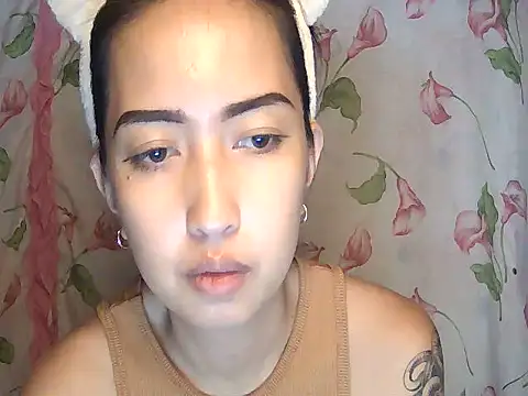 Snapshot of Soft_Angel8 chatting on 07-13-26, 04:43 Soft Angel8 online show from 07-13-26, 04:43