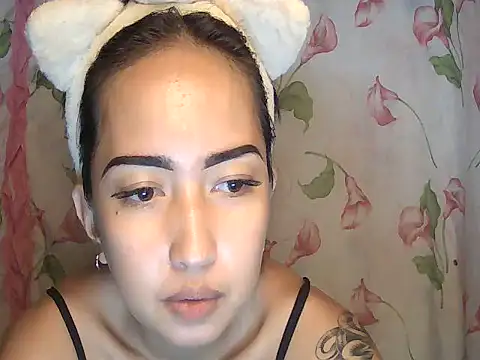 Snapshot of Soft_Angel8 chatting on 07-22-26, 06:00 Soft Angel8 online show from 07-22-26, 06:00