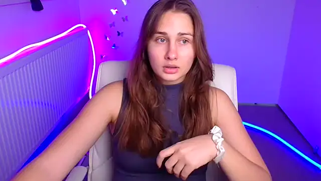 Stefanie Sweet online show from 10-25-25, 05:26