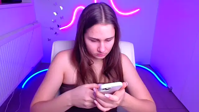 Stefanie Sweet online show from 12-05-25, 06:44