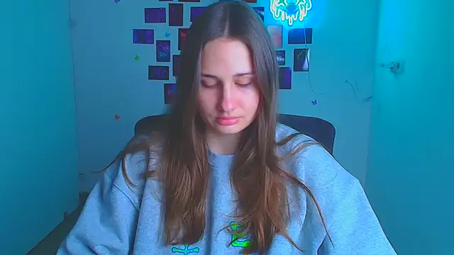 Stefanie Sweet online show from 04-03-26, 05:16