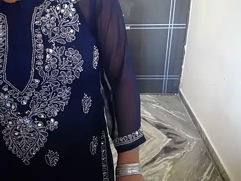 Snapshot of Samiksha- chatting on 03-23-26, 06:50 Samiksha- online show from 03-23-26, 06:50